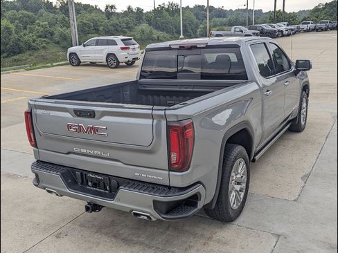Used 2024 GMC Sierra 1500 Denali w/ Technology Package AWD/4WD image 7