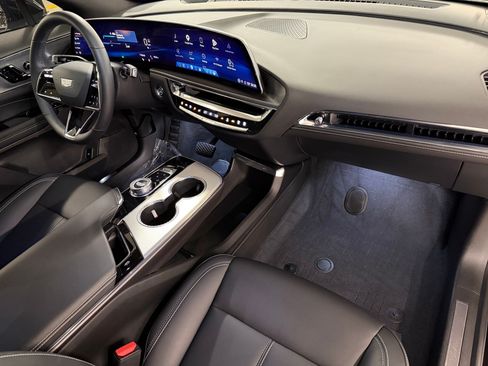 Used 2024 Cadillac Lyriq Tech RWD image 47