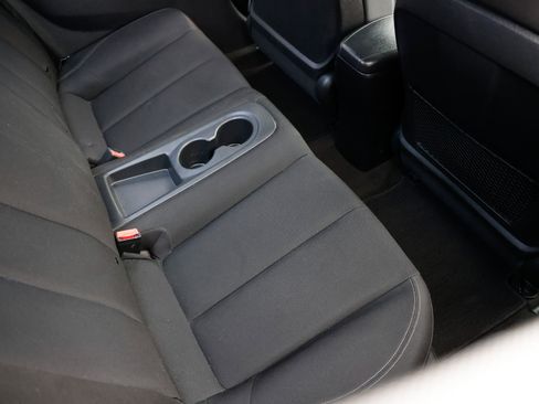 Used 2016 Hyundai Veloster image 12