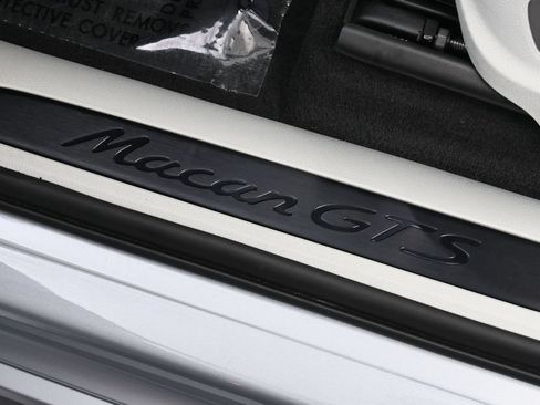 Certified 2024 Porsche Macan GTS AWD/4WD image 28