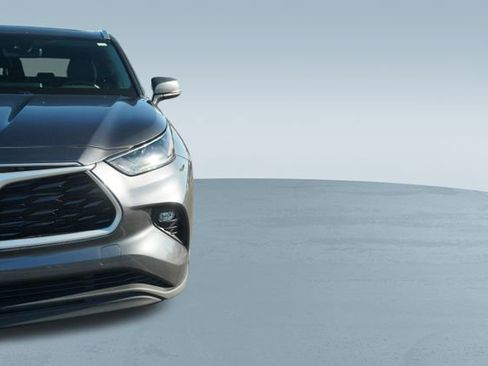 Used 2021 Toyota Highlander XLE image 41
