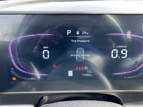 Used 2025 Kia Sportage EX image 14