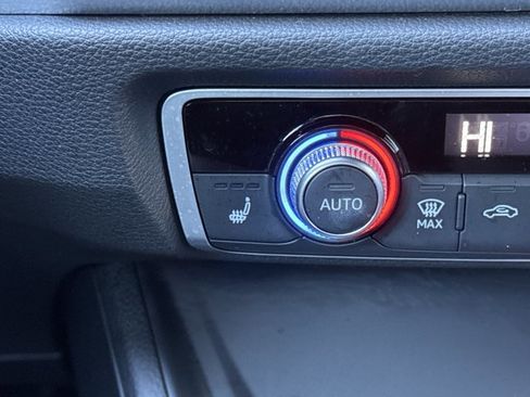 Used 2022 Audi Q3 2.0T Premium Plus w/ Premium Plus Package image 19