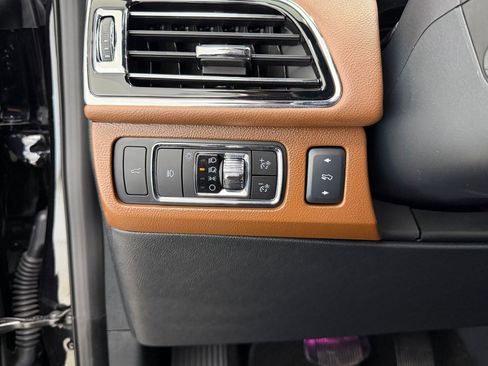 Used 2024 Lincoln Navigator Reserve image 24