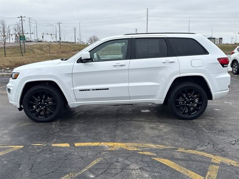 Used 2021 Jeep Grand Cherokee Laredo X image 6