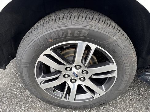 Used 2024 Ford Expedition Max Limited image 18