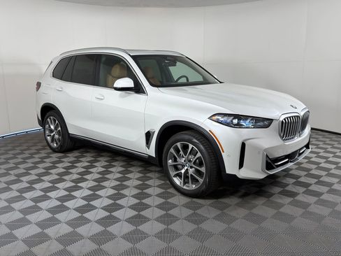 Used 2026 BMW X5 sDrive40i w/ Premium Package image 7
