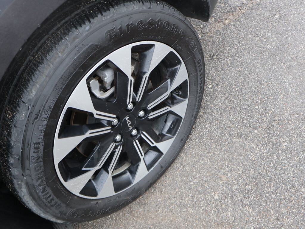 Certified 2023 Kia Carnival EX FWD image 29