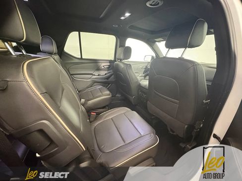 Used 2022 Chevrolet Traverse Premier w/ Redline Edition FWD image 10