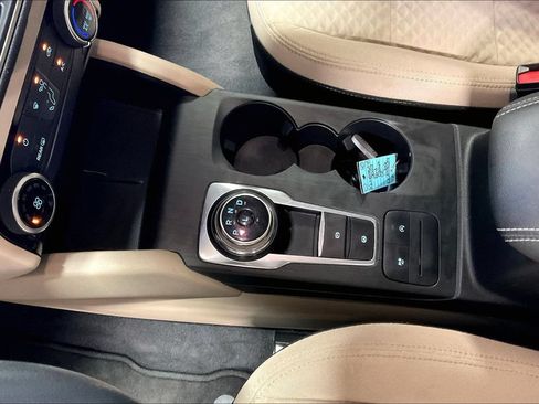 Used 2022 Ford Escape SE FWD image 17