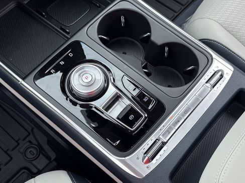 New 2026 Kia Carnival SX Prestige FWD image 9