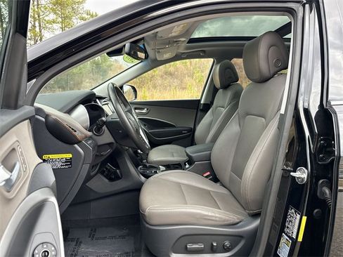 Used 2018 Hyundai Santa Fe Limited image 13