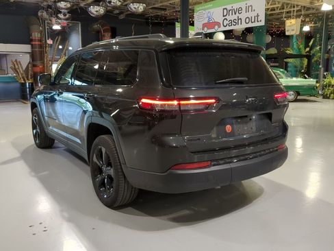 Used 2024 Jeep Grand Cherokee L Limited w/ Black Appearance Package image 9