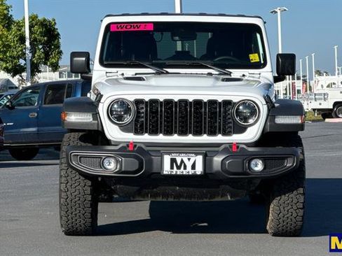 Used 2024 Jeep Wrangler Unlimited Rubicon w/ Technology Group image 9