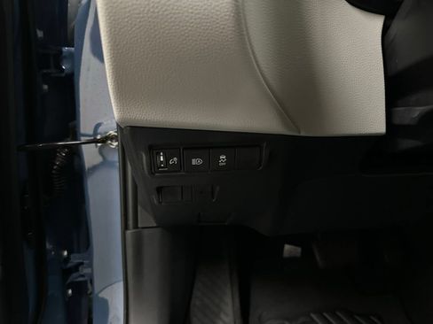 Used 2026 Toyota Corolla Cross LE FWD image 33