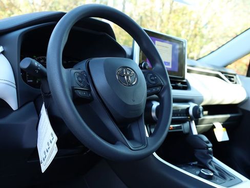 New 2025 Toyota RAV4 XLE image 8