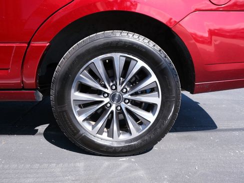 Used 2015 Lincoln Navigator 4WD image 13