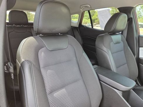 Used 2025 Chevrolet Trax LT w/ Driver Confidence Package FWD image 31