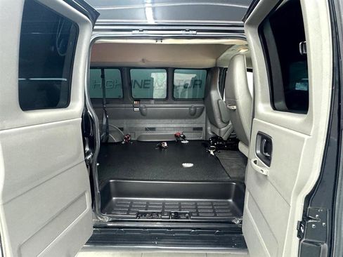 Used 2014 Chevrolet Express 2500 LT w/ LT Preferred Equipment Group RWD image 12