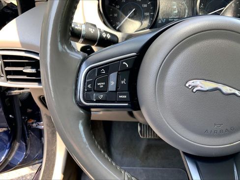 Used 2019 Jaguar XE Premium AWD/4WD image 22