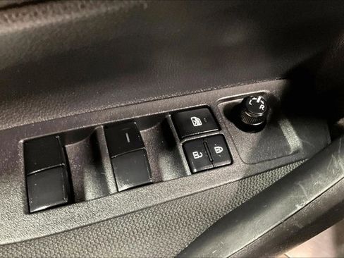 Certified 2025 Toyota Corolla LE image 39