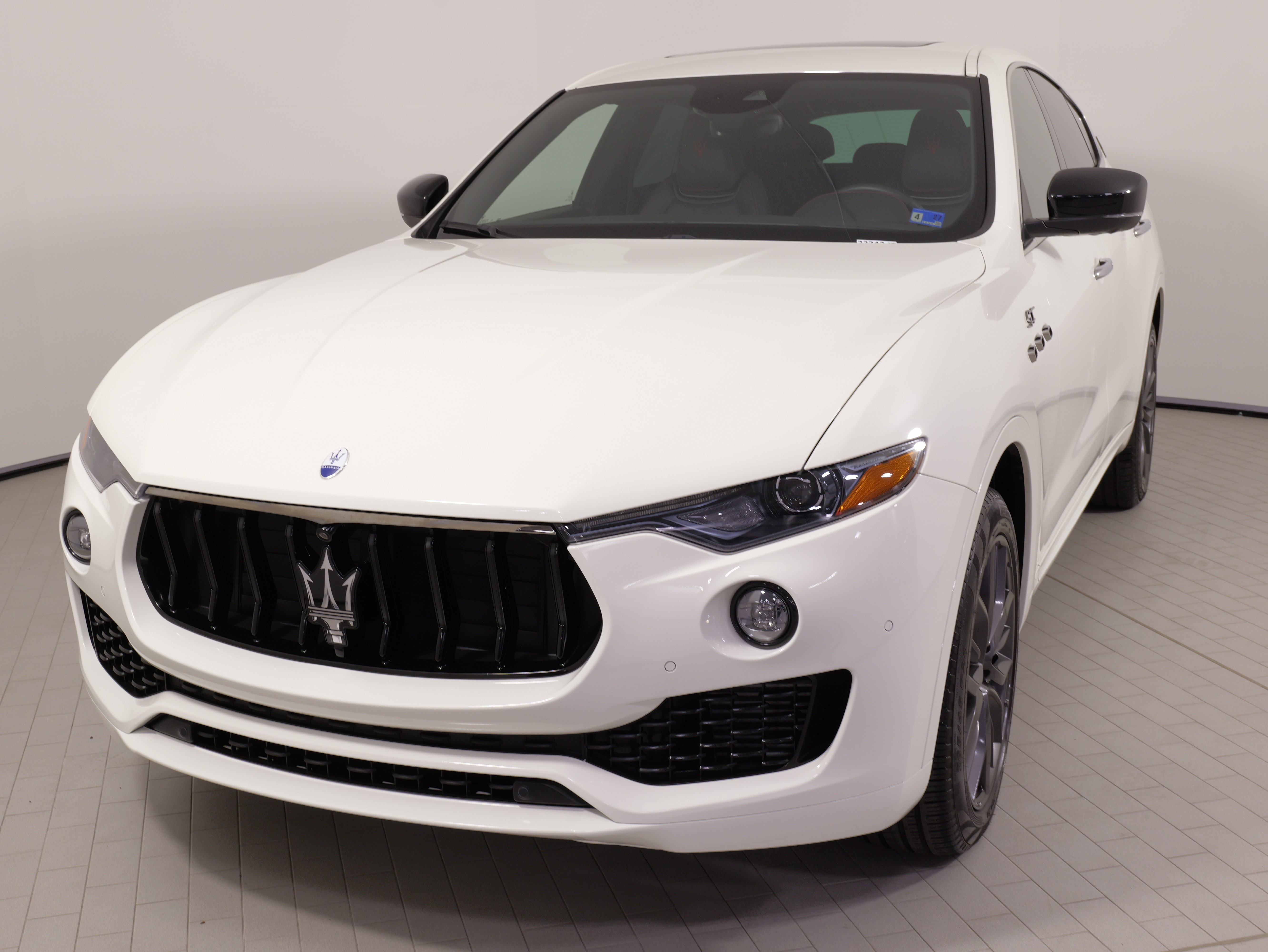 Used 2024 Maserati Levante GT Ultima AWD/4WD image 4