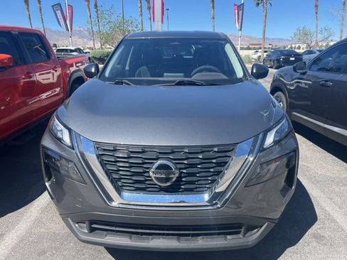 Used 2021 Nissan Rogue S image 2