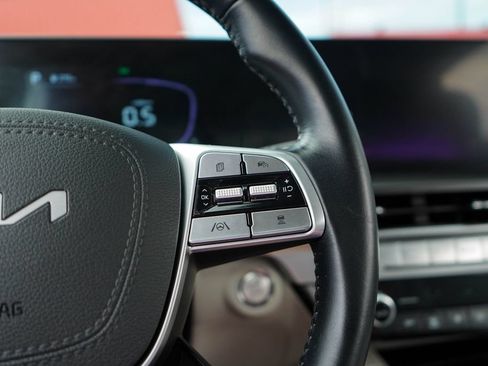 Used 2025 Kia Telluride S FWD image 34
