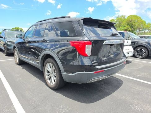Used 2020 Ford Explorer XLT w/ Equipment Group 202A AWD/4WD image 12