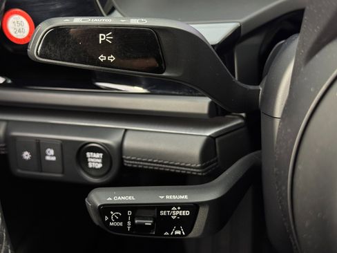 Used 2024 Porsche Panamera 4 image 21