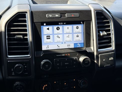 Used 2016 Ford F150 XLT w/ Equipment Group 302A Luxury AWD/4WD image 32