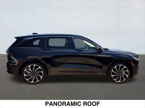 Used 2026 Lincoln Nautilus Black Label AWD/4WD image 4
