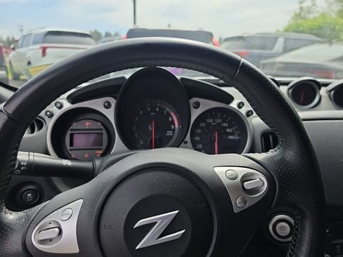 Used 2016 Nissan 370Z Coupe RWD image 7