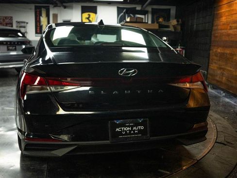 Used 2023 Hyundai Elantra SEL w/ Convenience Package FWD image 6
