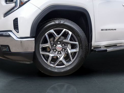 Used 2024 GMC Sierra 1500 SLT RWD image 4
