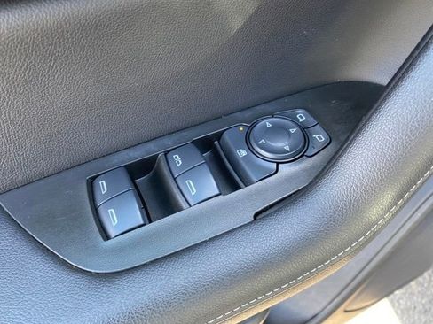 Certified 2025 Chevrolet Blazer LT FWD image 16