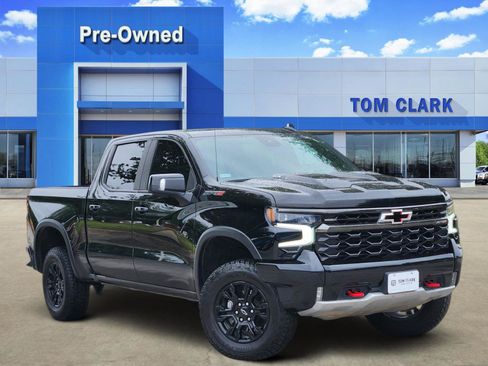 Used 2022 Chevrolet Silverado 1500 ZR2 w/ Technology Package AWD/4WD image 1