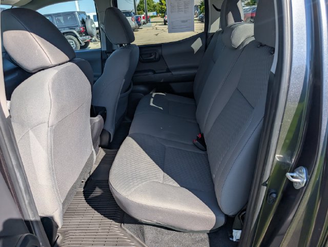 Used 2022 Toyota Tacoma SR AWD/4WD image 14