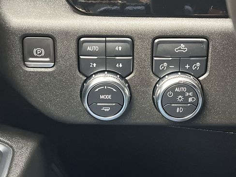 Certified 2024 GMC Sierra 1500 Elevation image 17