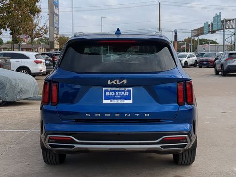 Used 2022 Kia Sorento S w/ Panoramic Sunroof Package image 5