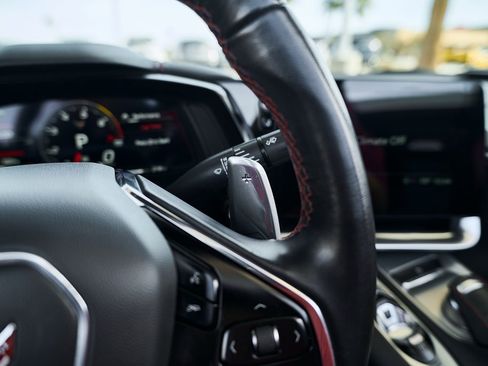 Used 2022 Chevrolet Corvette Stingray Convertible w/ 1LT image 32