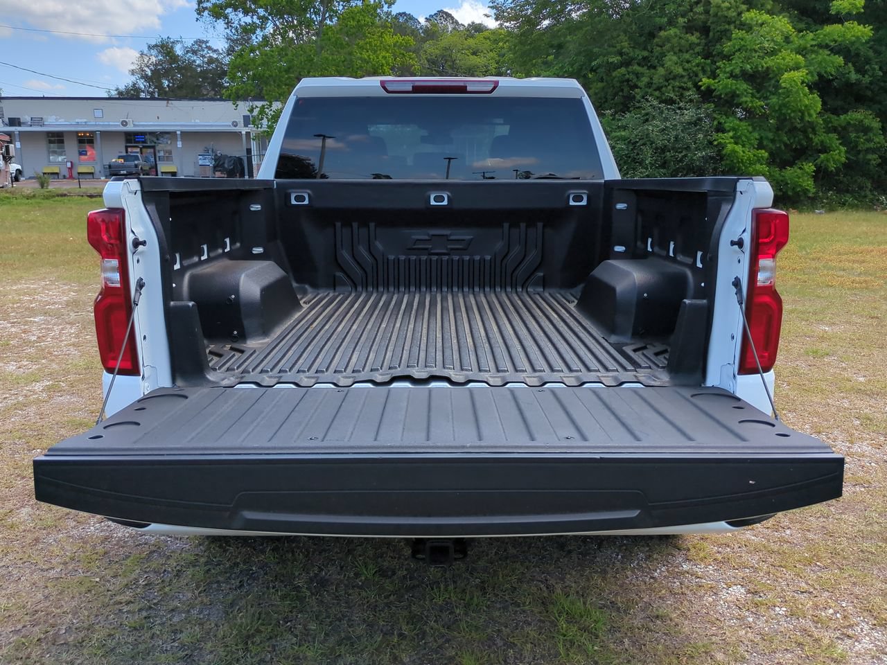 Used 2025 Chevrolet Silverado 1500 RST RWD image 13