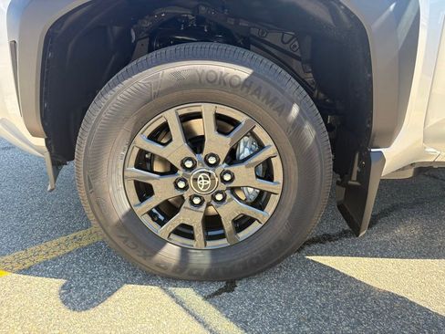 New 2026 Toyota 4Runner SR5 image 32