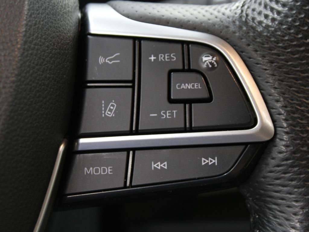 Used 2024 Toyota Sienna Limited AWD/4WD image 60