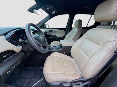 Used 2023 Chevrolet Traverse LS image 18