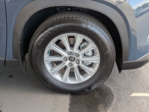 Certified 2025 Toyota Grand Highlander FWD image 7