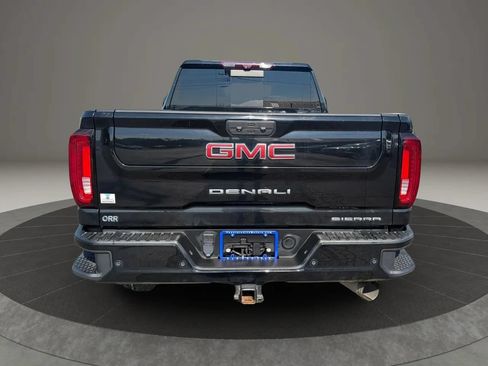 Used 2023 GMC Sierra 2500 Denali w/ Denali Black Diamond Edition AWD/4WD image 4