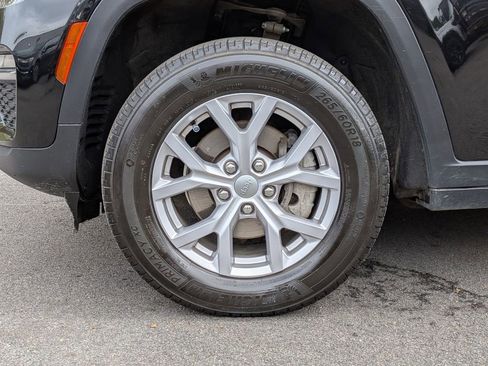 Used 2022 Jeep Grand Cherokee Limited AWD/4WD image 32