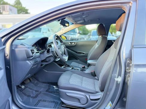 Used 2019 Hyundai Ioniq Plug-In Hybrid FWD image 5