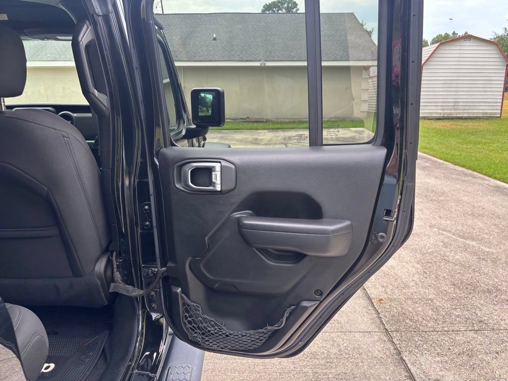 Used 2019 Jeep Wrangler Unlimited Sport S AWD/4WD image 19